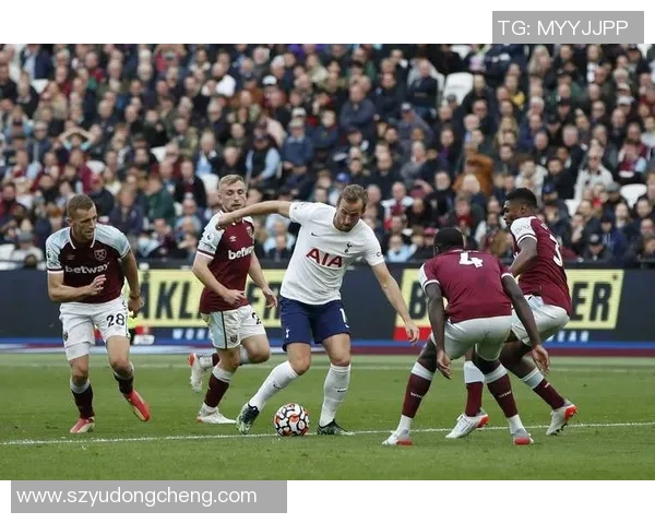 足球球星数据全面解析：从进球数到助攻表现全方位解读